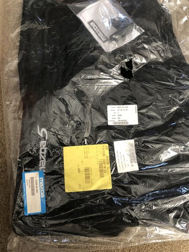 Mazda 2010 seater velour - 2010>,